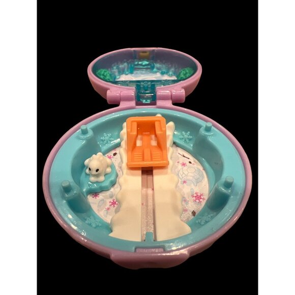 Mini Polly Pocket Purple Compact 2019, Snow Cabin, No Figure, Mini Toys - Picture 4 of 6
